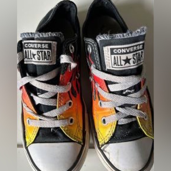 CONVERSE All Stars youth size 1 flaming shoes - Picture 2 of 6